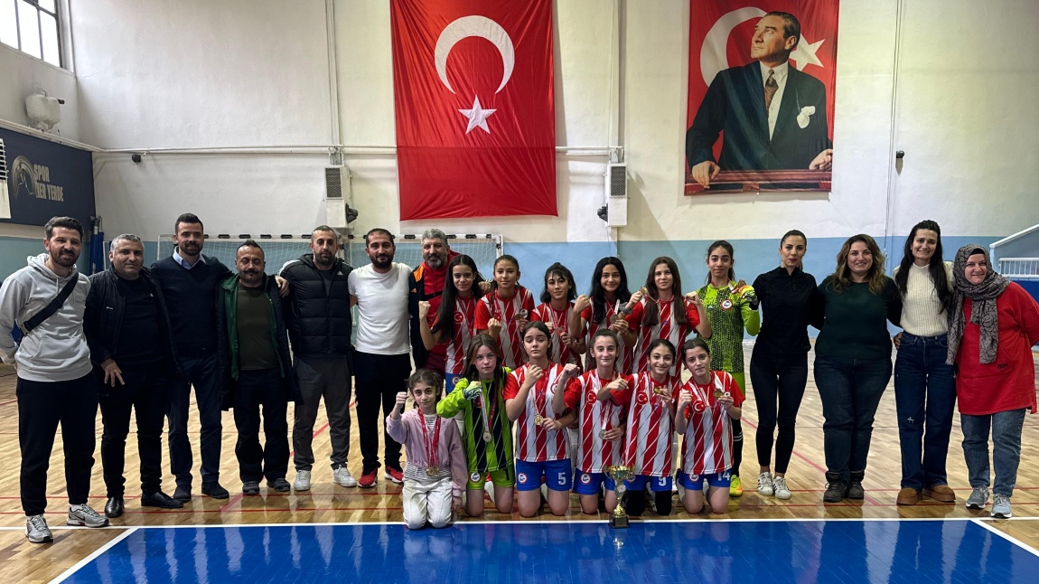 Kız Yıldız Futsal Turnuvasında İl Birinciliği Aldık